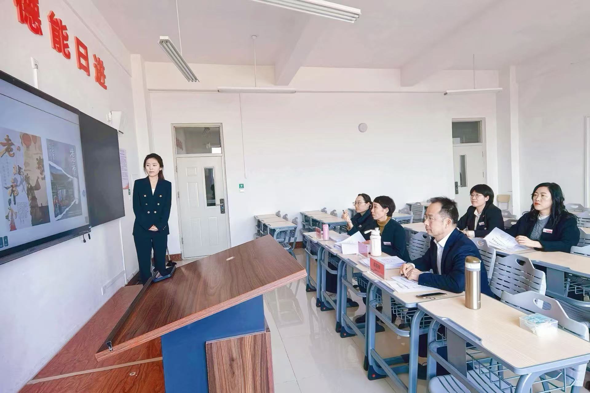 从严抓好中期检查 筑牢毕业论文质量防线