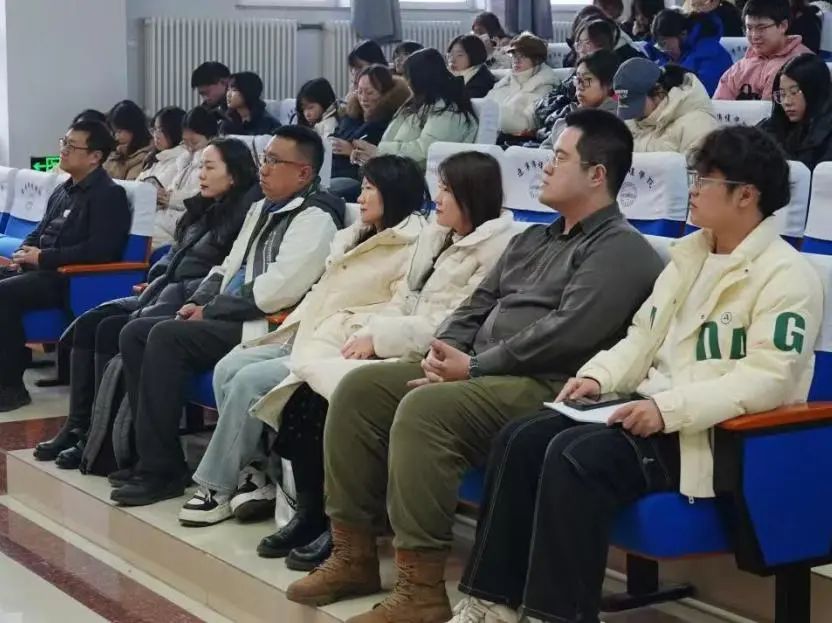 AI浪潮下中文系的破茧与蝶变之路 | AI时代中文系发展与就业论坛