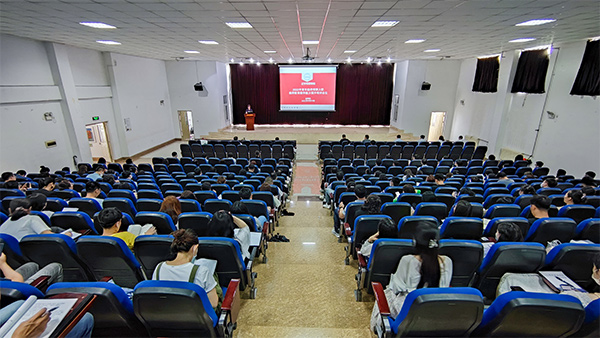 乐鱼官网手机网页版组织开展青年教师教育教学能力提升培训