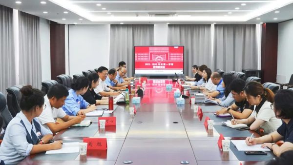 “躬耕教坛 强国有我” 乐鱼官网手机网页版召开教师代表座谈会